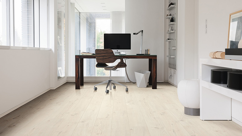 Ламинат Haro Tritty 100 Дуб Портлэнд Белый 533120 фото в интерьере